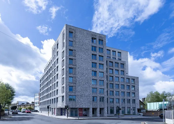 Students Only Stylish Studios In Great Court Near Central London
